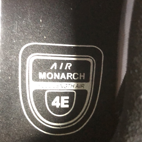 NEW! Men's Nike Air Monarch IV Cross Trainers - Picture 5 of 7